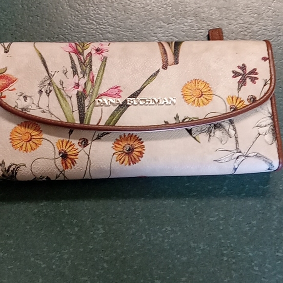 Wallets - Picture 3 of 4
